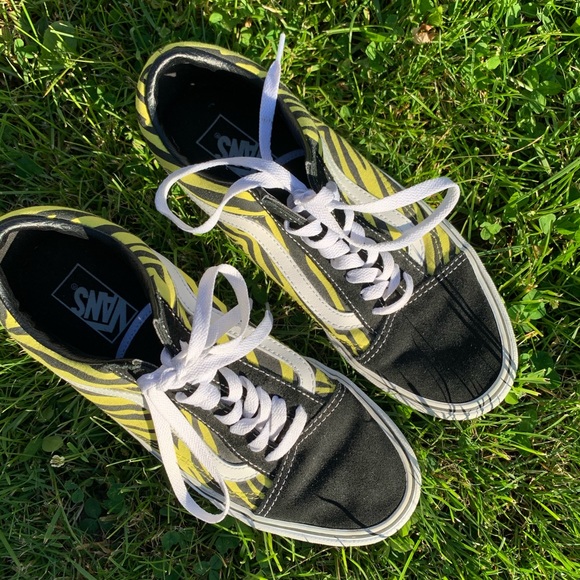old skool vans with 80s zebra print - Picture 1 of 2